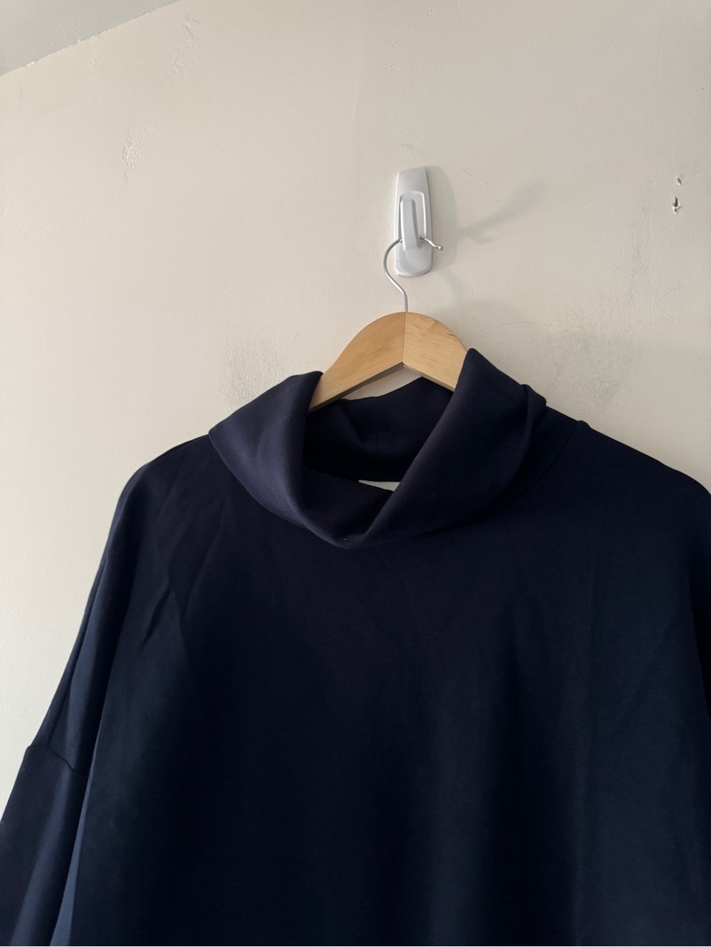 Varley Navy Blue Freya Sweat Pullover Top - Picture 3 of 13